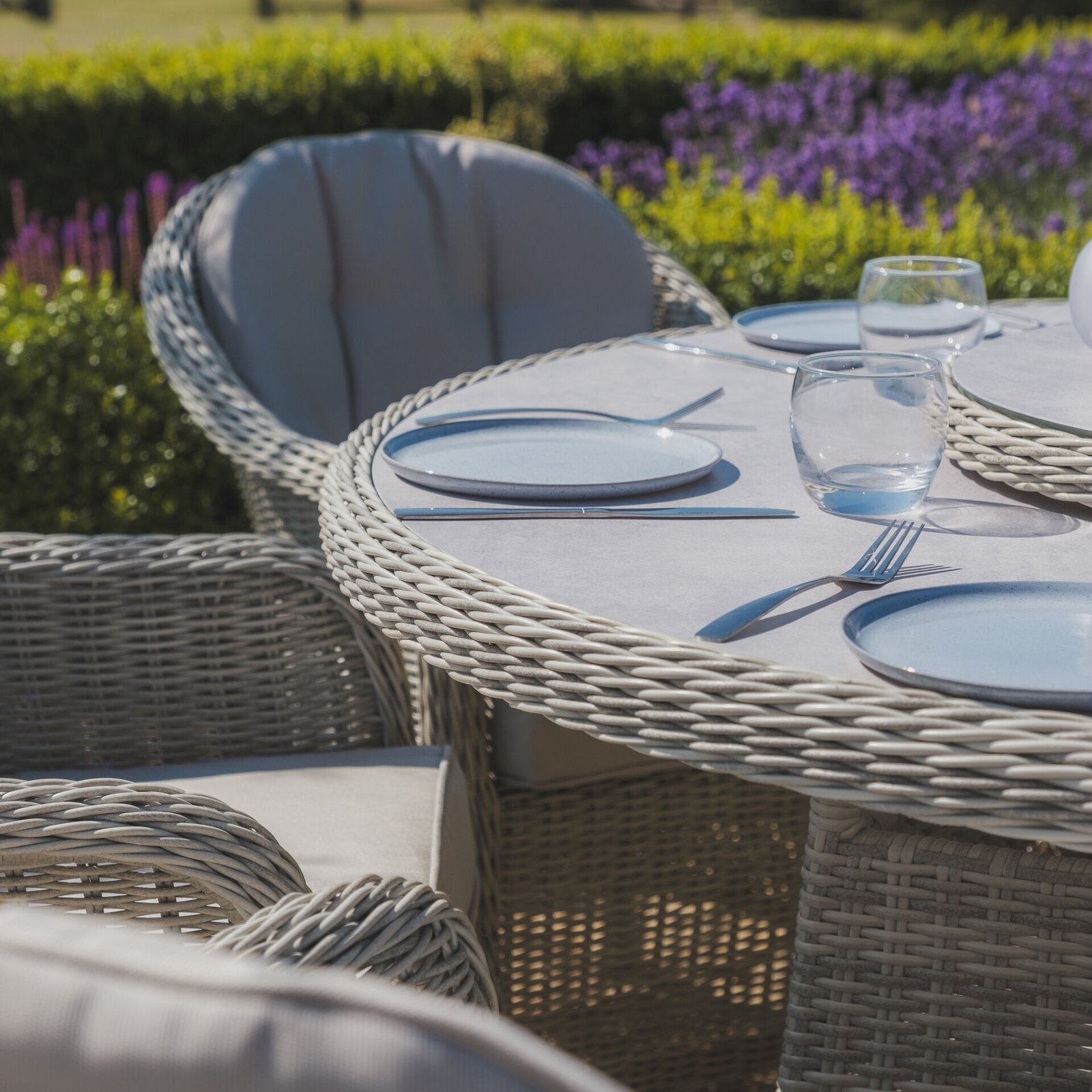 A Oxford 6 Seat Round Dining Set with Heritage Dining Chairs & Woven Lazy Susan - Ceramic Glass - Image 4