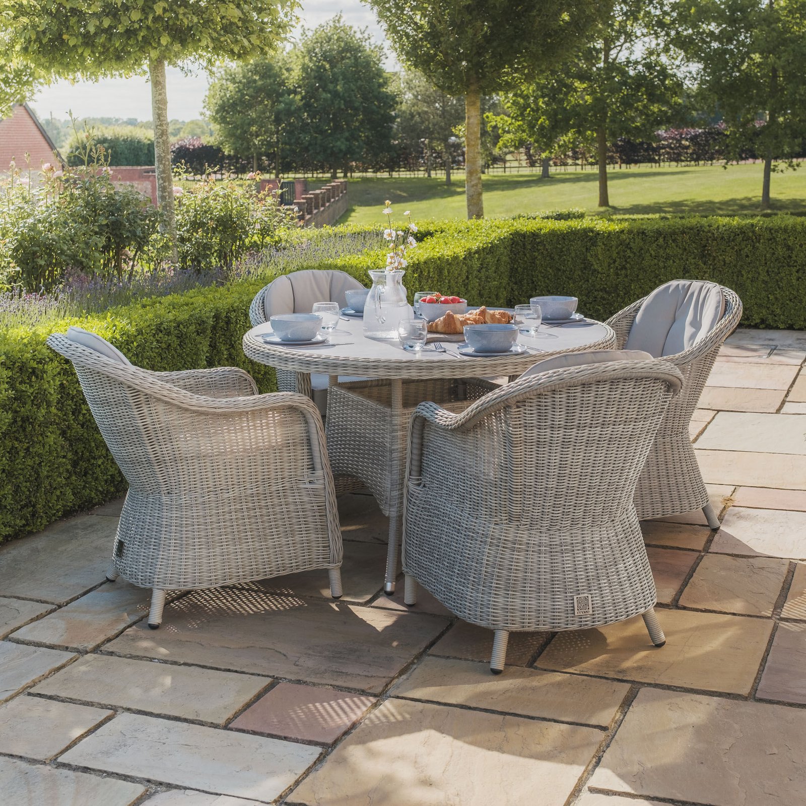 A Oxford Heritage 4 Seat Round Rattan Dining Set - Ceramic Glass - Image 8