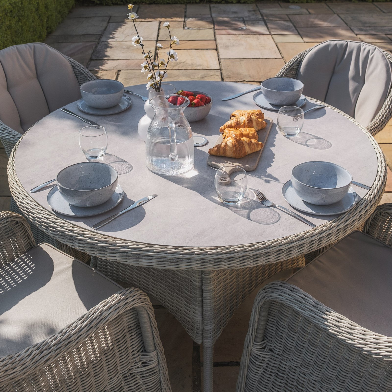 A Oxford Heritage 4 Seat Round Rattan Dining Set - Ceramic Glass - Image 2