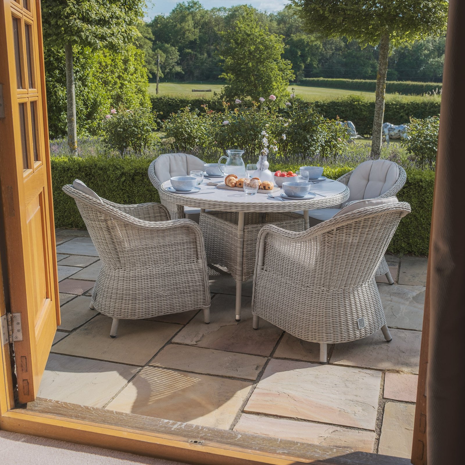A Oxford Heritage 4 Seat Round Rattan Dining Set - Ceramic Glass - Image 4